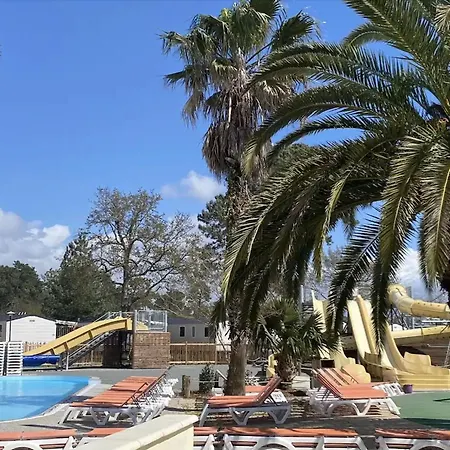 Chez Isabelle Et Francois - Notre Coin De Paradis Campsite